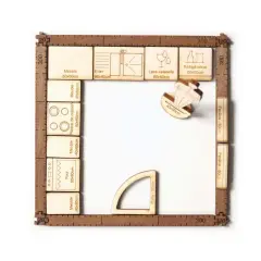 Maquette de disposition cuisine en bois avec meubles, évier, plaque de cuisson, four, lave-vaisselle, réfrigérateur, porte et fenêtres.