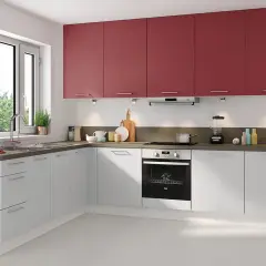 Cuisine moderne avec hotte aspirante discrète. Idées pour comment choisir une hotte aspirante et aménager votre espace.