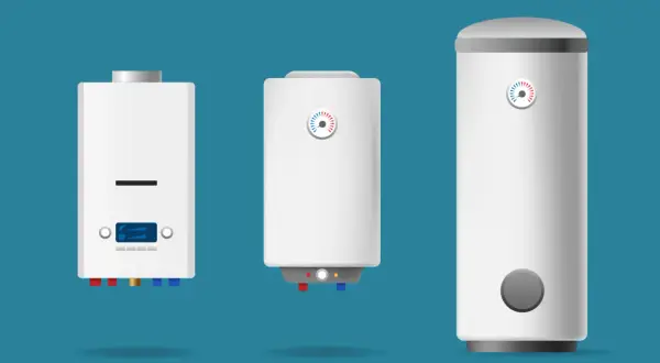 Trois chauffe-eau électriques blancs de tailles différentes sur fond bleu.