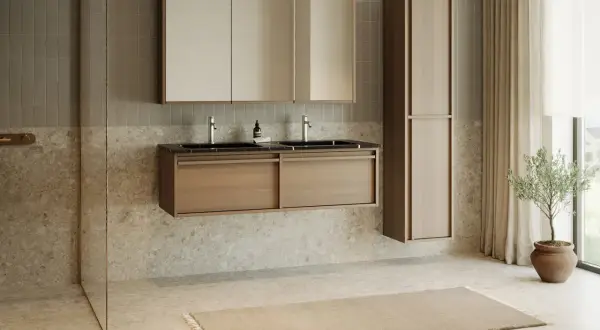Élégante salle de bain japandi avec double vasque en bois, armoire haute et douche à l'italienne. Ambiance zen et épurée.